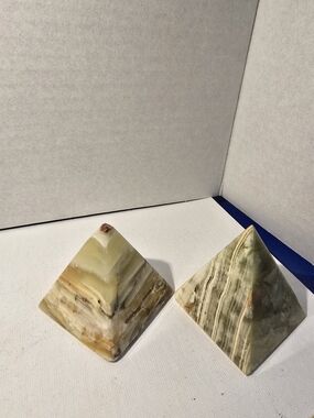 Green Onyx Pyramids (Pakistan)